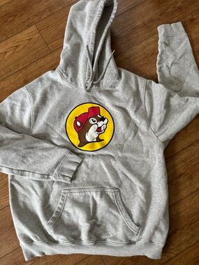 Buc-ees sweatshirt hoodie beaver, bucee beaver on front. Gray size XL